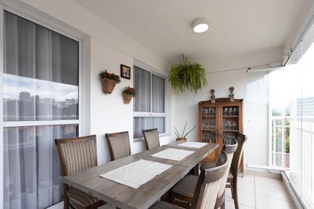 Apartamento à venda com 126m², 3 quartos e 2 vagas Apartamento à venda com 126m², 3 quartos e 2 vagasVaranda