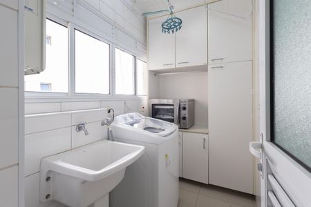 Apartamento à venda com 126m², 3 quartos e 2 vagas Apartamento à venda com 126m², 3 quartos e 2 vagasÁrea de Serviço