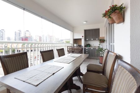 Apartamento à venda com 126m², 3 quartos e 2 vagas Apartamento à venda com 126m², 3 quartos e 2 vagasVaranda