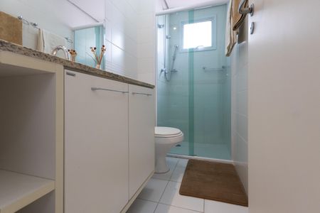 Apartamento à venda com 126m², 3 quartos e 2 vagas Apartamento à venda com 126m², 3 quartos e 2 vagasBanheiro do Corredor