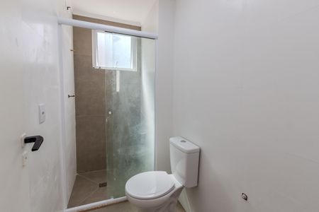 Banheiro de apartamento à venda com 1 quarto, 42m² em Santo Antônio, Porto Alegre