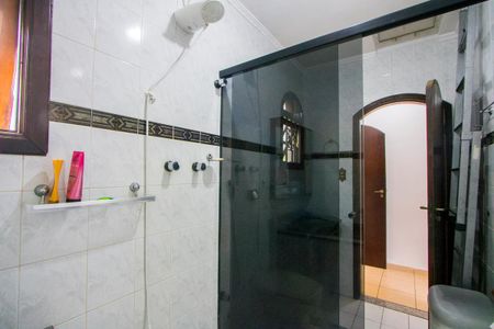 Casa à venda com 135m², 3 quartos e 2 vagasBanheiro do quarto 1