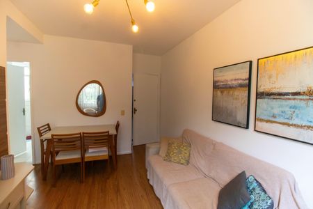 Sala de apartamento para alugar com 2 quartos, 70m² em Santa Rosa, Niterói