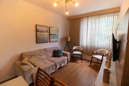Sala de apartamento para alugar com 2 quartos, 70m² em Santa Rosa, Niterói