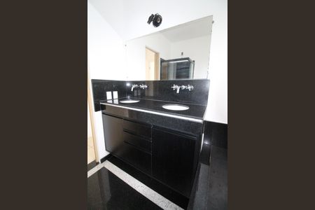 Banheiro de casa para alugar com 2 quartos, 90m² em Vila Nair, São José dos Campos