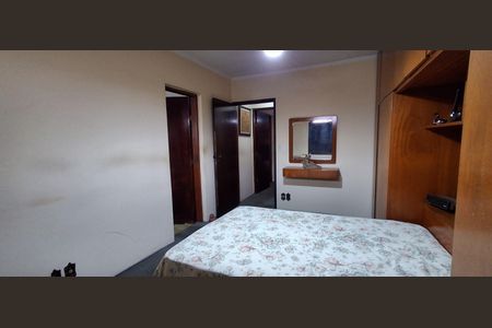 Casa à venda com 196m², 3 quartos e 2 vagasSuíte 