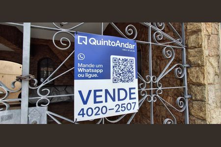 Casa à venda com 196m², 3 quartos e 2 vagasPlaquinha 