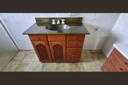 Casa à venda com 196m², 3 quartos e 2 vagasBanheiro Social 