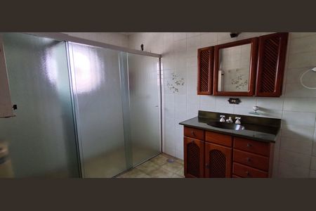 Casa à venda com 196m², 3 quartos e 2 vagasBanheiro Social 