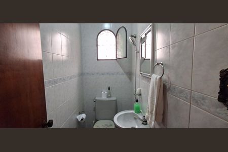 Casa à venda com 196m², 3 quartos e 2 vagasLavabo 