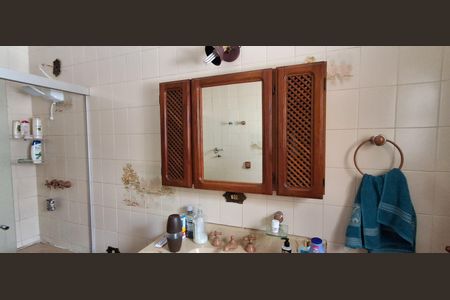 Casa à venda com 196m², 3 quartos e 2 vagasBanheiro Suíte 