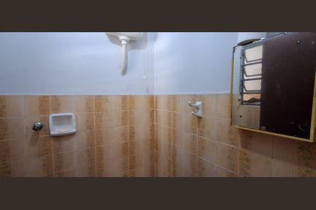 Casa à venda com 196m², 3 quartos e 2 vagasBanheiro 2