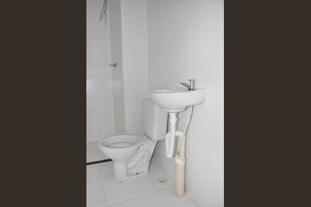 Apartamento para alugar com 32m², 2 quartos e sem vaga Apartamento para alugar com 32m², 2 quartos e sem vagaDetalhe - Banheiro Social