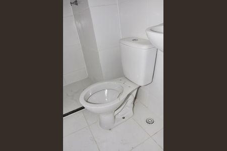 Apartamento para alugar com 32m², 2 quartos e sem vaga Apartamento para alugar com 32m², 2 quartos e sem vagaDetalhe - Banheiro Social