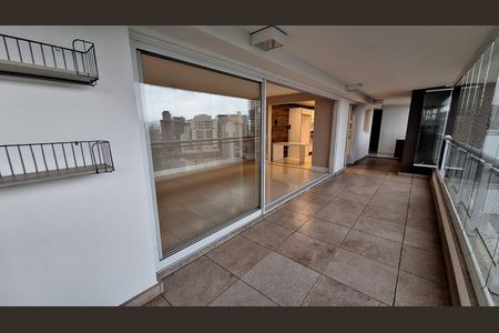 Apartamento para alugar com 200m², 3 quartos e 3 vagas