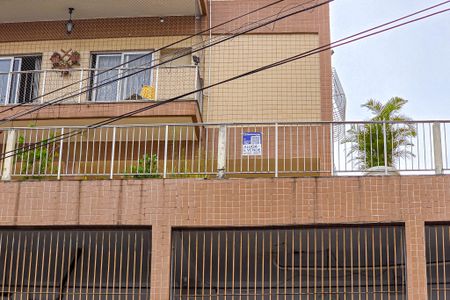 Apartamento para alugar com 80m², 2 quartos e 1 vagaFachado do condomínio com placa
