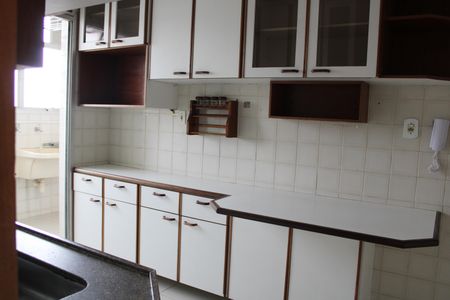 Apartamento à venda com 90m², 3 quartos e 2 vagasCozinha