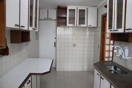 Apartamento à venda com 90m², 3 quartos e 2 vagasCozinha