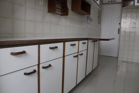 Apartamento à venda com 90m², 3 quartos e 2 vagasCozinha