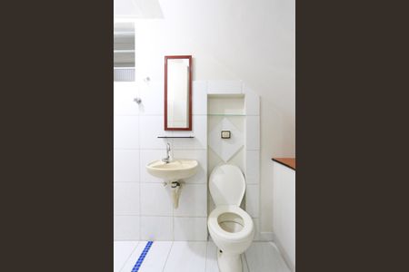 Casa para alugar com 30m², 1 quarto e sem vaga Casa para alugar com 30m², 1 quarto e sem vagaBanheiro