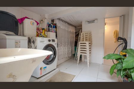 Casa à venda com 120m², 4 quartos e 1 vagaÁrea de Serviço