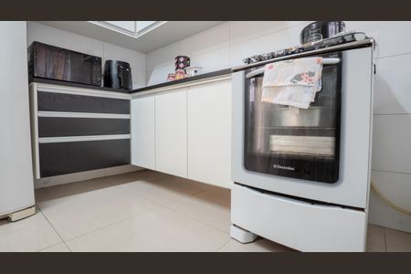 Casa à venda com 120m², 4 quartos e 1 vagaCozinha - Armários