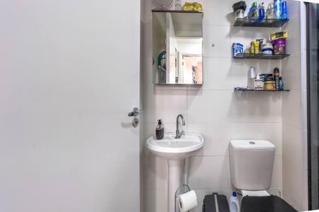 Apartamento à venda com 36m², 2 quartos e sem vaga Apartamento à venda com 36m², 2 quartos e sem vagaBanheiro