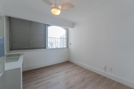 Apartamento à venda com 120m², 3 quartos e 1 vaga Apartamento à venda com 120m², 3 quartos e 1 vagaQuarto 2