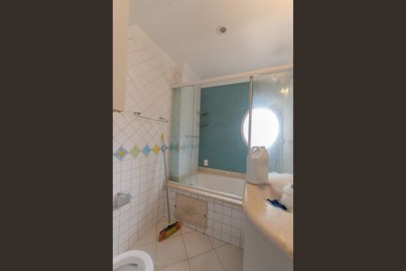 Apartamento à venda com 120m², 3 quartos e 1 vaga Apartamento à venda com 120m², 3 quartos e 1 vagaBanheiro da Suíte 1