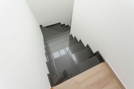 Casa à venda com 155m², 3 quartos e 2 vagasEscada