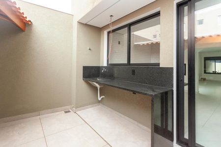 Casa à venda com 155m², 3 quartos e 2 vagasÁrea de Serviço