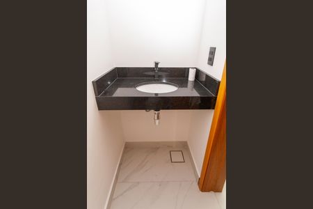 Casa à venda com 155m², 3 quartos e 2 vagasLavabo