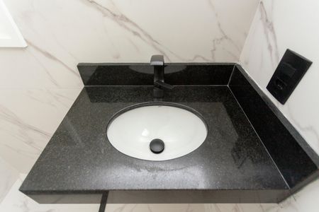 Casa à venda com 155m², 3 quartos e 2 vagasBanheiro da Suíte 2