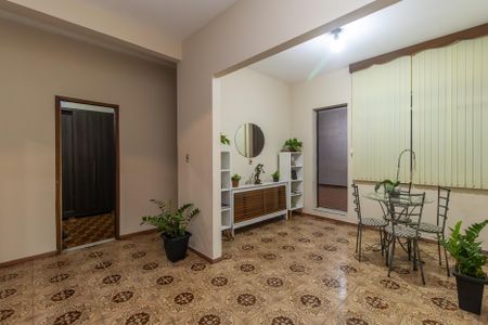 Casa à venda com 250m², 3 quartos e 3 vagasSala - Casa 1