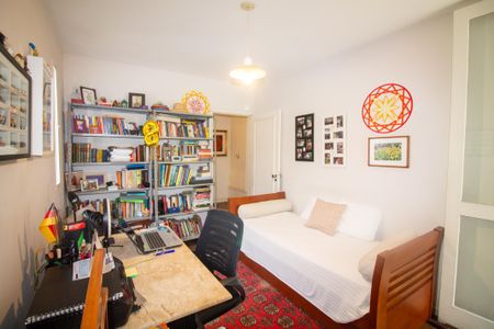 Casa à venda com 313m², 4 quartos e 2 vagasQuarto 2