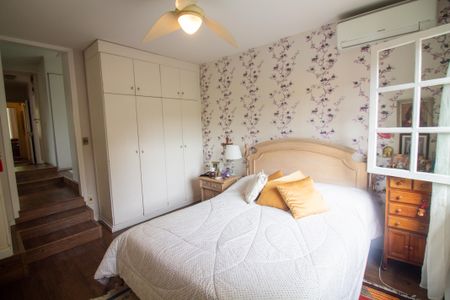 Casa à venda com 313m², 4 quartos e 2 vagasQuarto 4 - Suíte