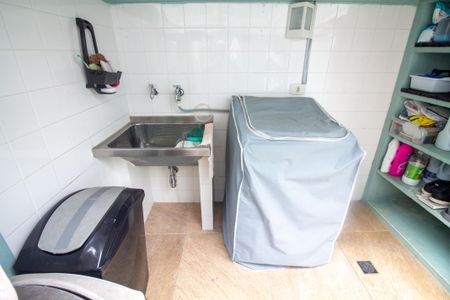 Casa à venda com 313m², 4 quartos e 2 vagasArea de Serviço