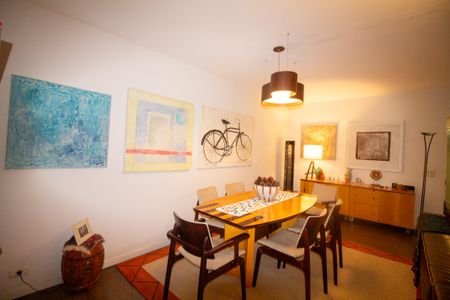 Casa à venda com 313m², 4 quartos e 2 vagasSala de Jantar