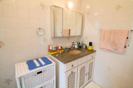 Casa à venda com 313m², 4 quartos e 2 vagasBanheiro da Suíte