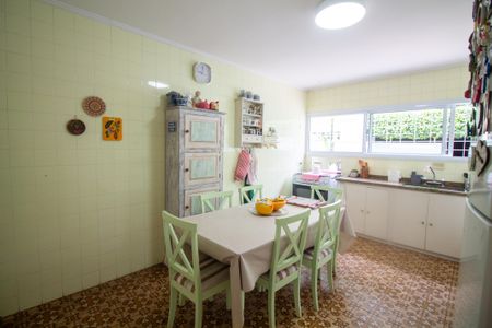 Casa à venda com 313m², 4 quartos e 2 vagasCozinha