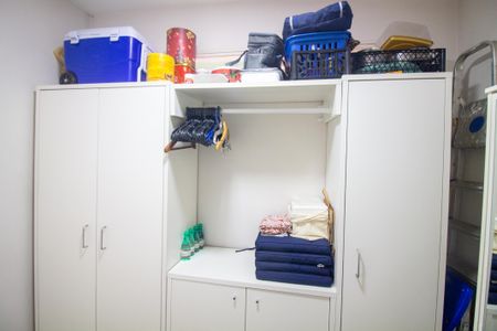 Casa à venda com 313m², 4 quartos e 2 vagasDispensa / Quarto de serviço