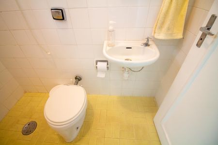 Casa à venda com 313m², 4 quartos e 2 vagasBanheiro de serviço