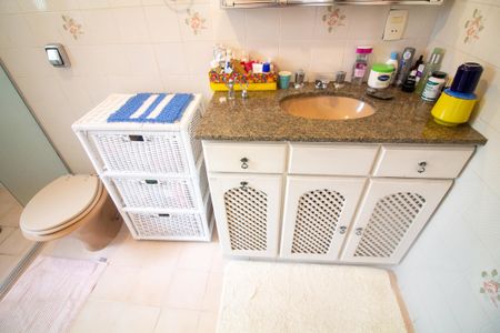 Casa à venda com 313m², 4 quartos e 2 vagasBanheiro da Suíte