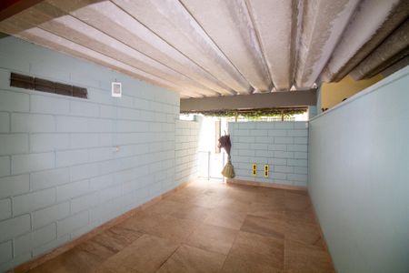 Casa à venda com 313m², 4 quartos e 2 vagasGaragem