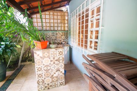 Casa à venda com 313m², 4 quartos e 2 vagasPiscina / Bar