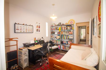 Casa à venda com 313m², 4 quartos e 2 vagasQuarto 2