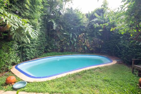 Casa à venda com 313m², 4 quartos e 2 vagasPiscina