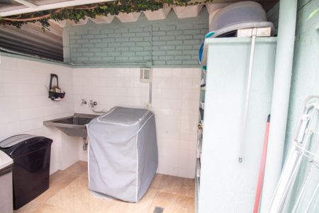 Casa à venda com 313m², 4 quartos e 2 vagasArea de Serviço