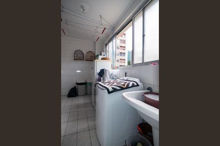 Apartamento para alugar com 202m², 3 quartos e 1 vagaÁrea de Serviço