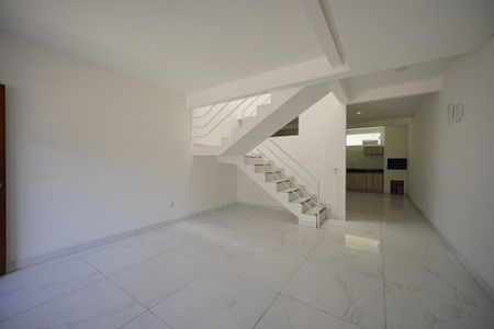 Sala de casa para alugar com 2 quartos, 107m² em Ingleses do Rio Vermelho, Florianópolis